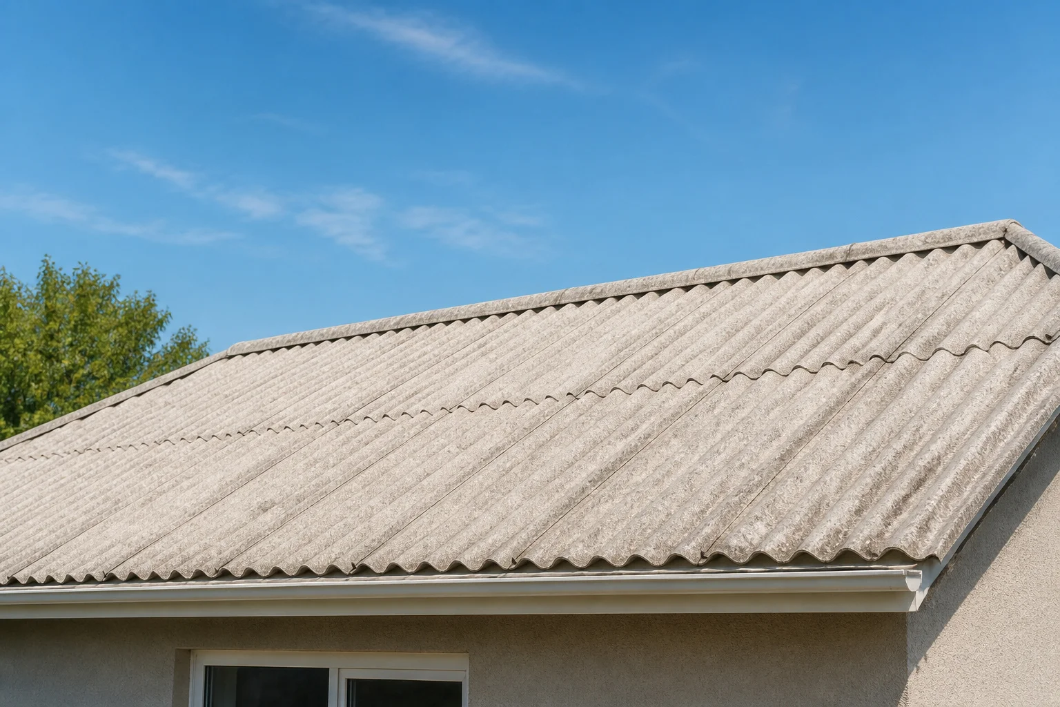 Toiture fibrociment : dangers, lois et solutions